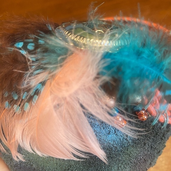 Basket Gourd with Raku finish - Artist made by Martha Cline Turquoise Feathers - Picture 10 of 13